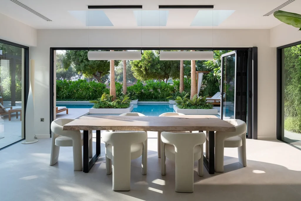 Minimalist Luxury Outdoor Kitchen Designs with a Statement Finish