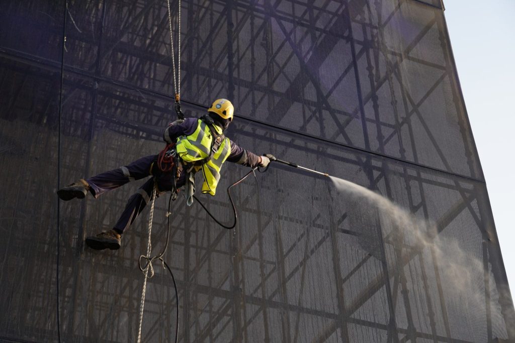 5 Signs Your Building Needs Rope Access Cleaning and Maintenance